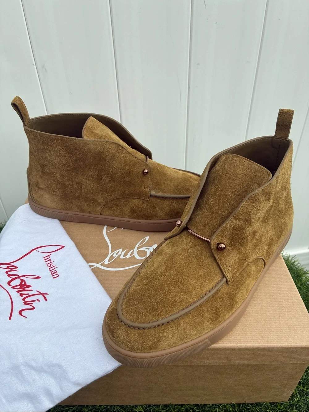 CHRISTIAN LOUBOUTIN CHAMBELISS DESERT FLAT CHUKKA BOOTS LIGHT BROWN SUEDE SZ 43